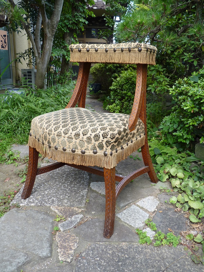 布張り椅子 重厚な背もたれ付 k07 | ギャラリーHISAKO｜大分別府の骨董屋
